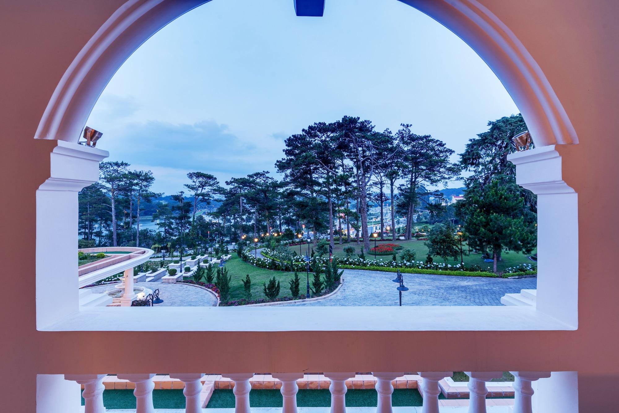Dalat Palace Heritage Hotel Екстер'єр фото